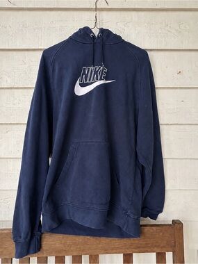 Vintage Silver Tag Nike Hoodie in Navy Blue Sz Mens Large embroidered Logo